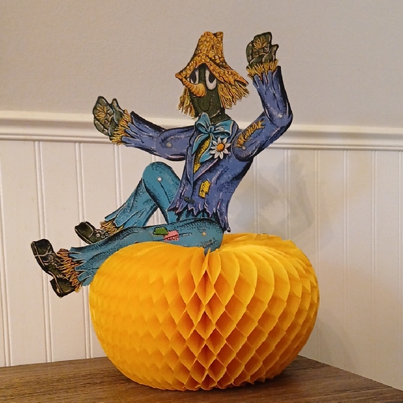Vintage Halloween Jointed Scarecrow Die Cut Honeycomb Tabletop  Retro 80s - Picture 1 of 16